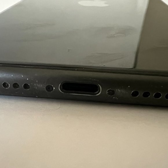 IPHONE 11 64GB BLACK UNLOCKED GOOD CONDITION - Picture 5 of 13